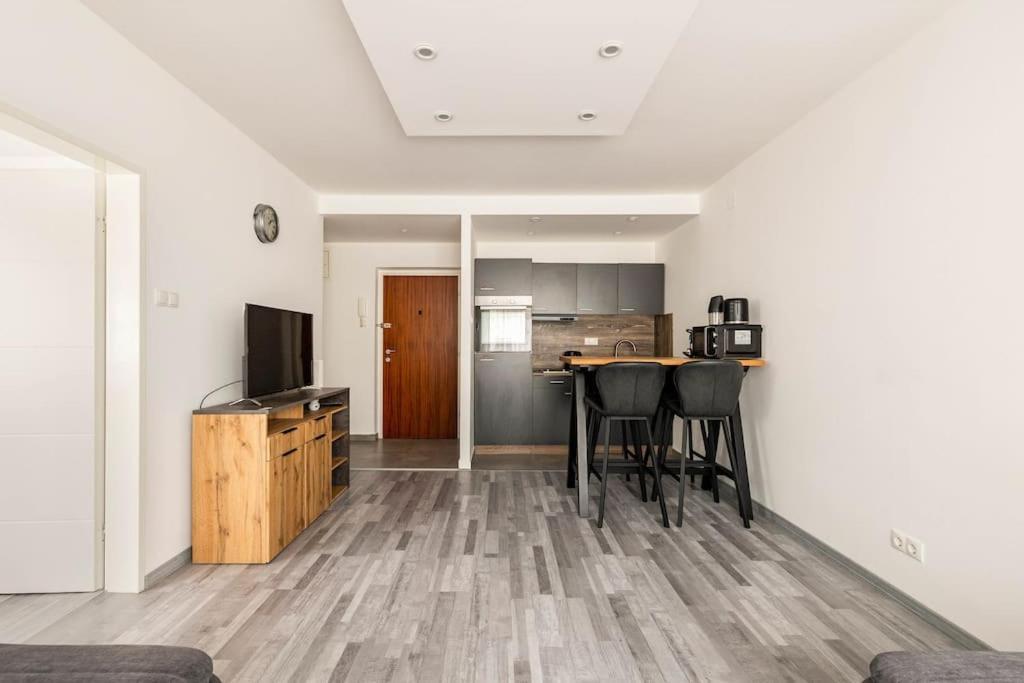 Cozy Renovated Apartment Close To Schoenbrunn Palace Vienna Esterno foto
